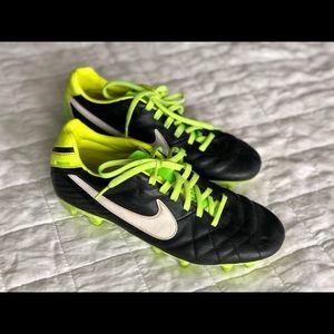 Nike Tiempo Soccer Cleats, Men’s 7.5